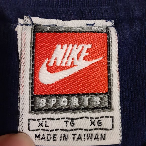 Nike Men's Michigan Wolverines Sweater Vest in Size XL - Picture 4 of 4